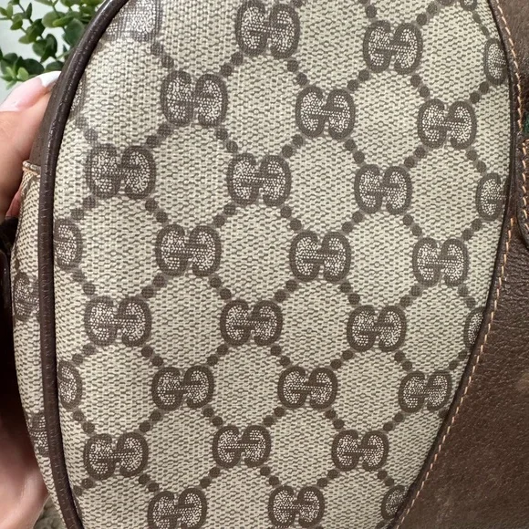 SOLD-Authentic Vintage Gucci Brown Monogram Wristlet Bag - Picture 3 of 16